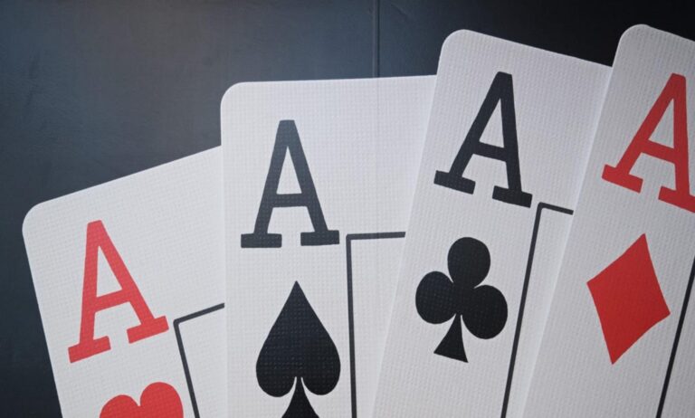 O que é o backdoor no poker e como ele funciona?